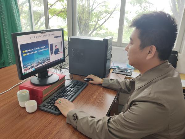 文化與傳播學(xué)院 以網(wǎng)絡(luò)文化傳播為抓手，深化學(xué)習(xí)型黨組織建設(shè)